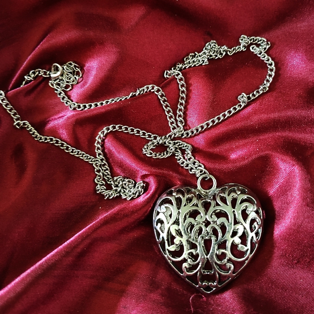 Kate Palk Nickle Free Large Filigree Silver Heart Pendant Necklace